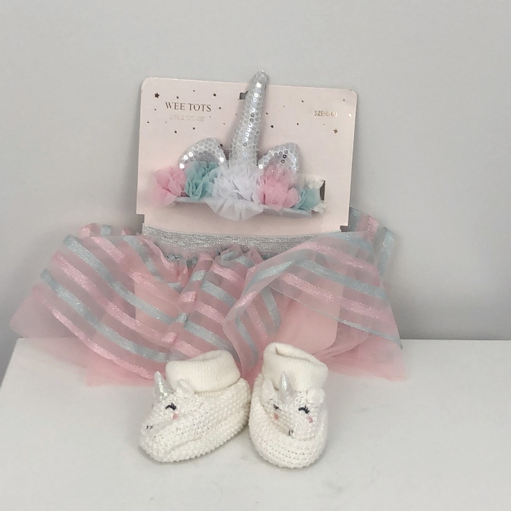 NWT wee tots 2 piece set with shoes unicorn  0-6M
